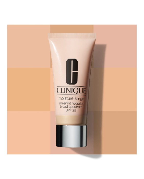Crema hidratante con color Moisture Surge Sheer Tint SPF 25 Clinique