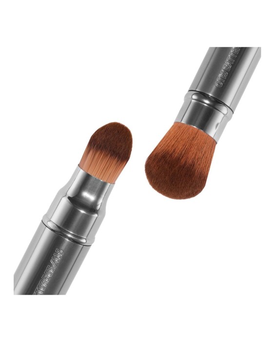 Brocha de Rostro Impecable de Doble Punta Otis Batterbee