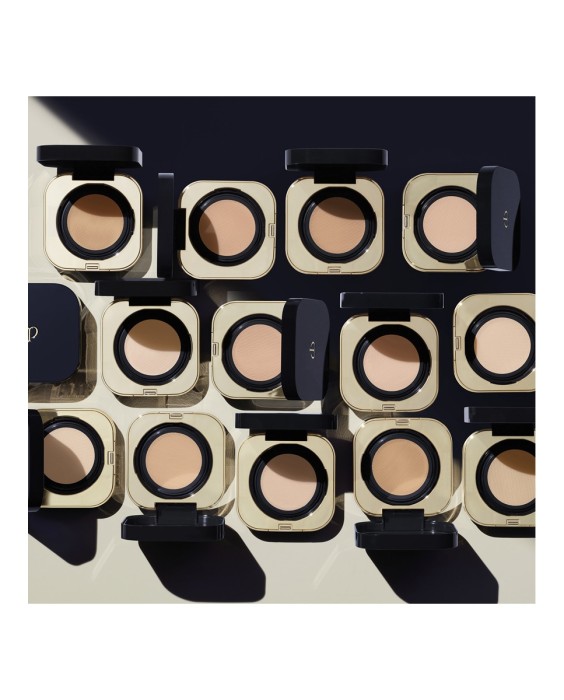 Base de maquillaje Radiant Cushion Foundation Natural Clé de Peau Beauté