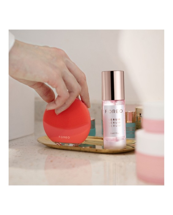 LUNA™ 4 mini - Dispositivo inteligente de limpieza facial con 2 zonas para todo tipo de pieles Coral FOREO