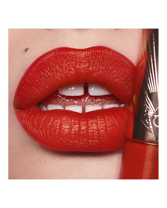 Charlotte Tilbury Airbrush Flawless Lip Губная помада