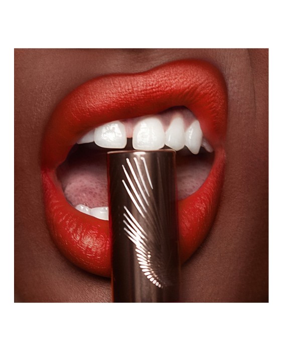 Charlotte Tilbury Airbrush Flawless Lip Губная помада