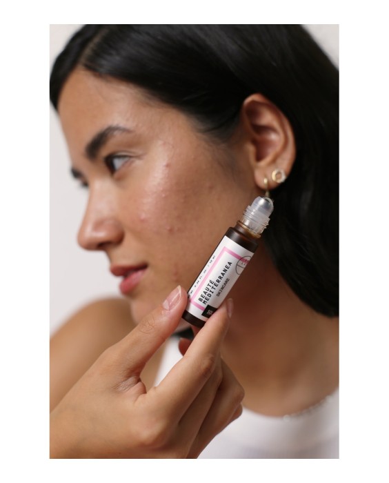 Roll-On Tratamiento Facial Imperfecciones En Formato Spot Lover Con Árbol Del Té Vegano 95% Ingredientes Naturales 10 ml Beauté Mediterranea