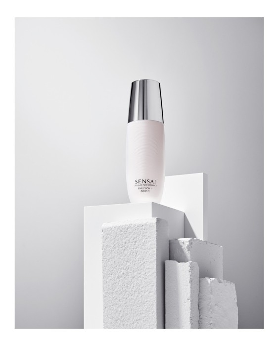 Sensai Cellular Performance II Moist Увлажняющая эмульсия для лица