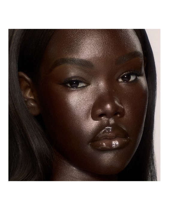 Charlotte Tilbury Unreal Skin Sheer Glow Tint-Hydrating Тональная основа