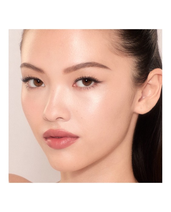 Charlotte Tilbury Unreal Skin Sheer Glow Tint-Hydrating Тональная основа