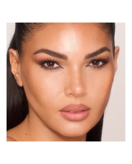 Charlotte Tilbury Unreal Skin Sheer Glow Tint-Hydrating Тональная основа