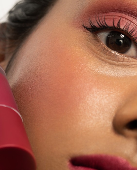 Crema de color líquida, mate y multiusos para ojos labios y mejillas The No-Rules Cream 3INA