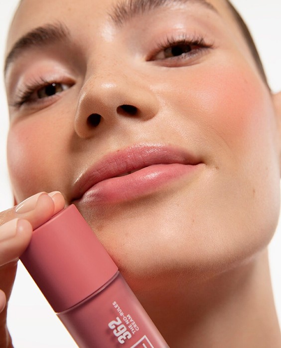 Crema de color líquida, mate y multiusos para ojos labios y mejillas The No-Rules Cream 3INA