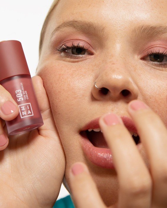 Crema de color líquida, mate y multiusos para ojos labios y mejillas The No-Rules Cream 3INA