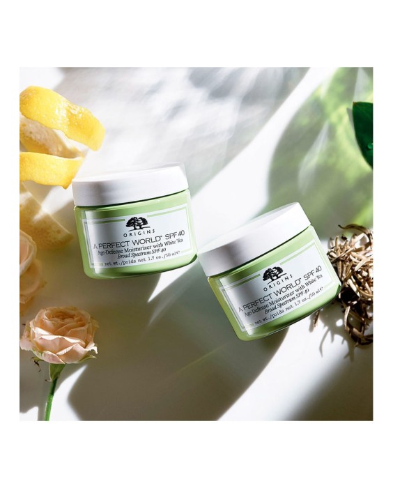 Crema A Perfect World SPF 40 Age-Defense Moisturizer with White Tea Origins