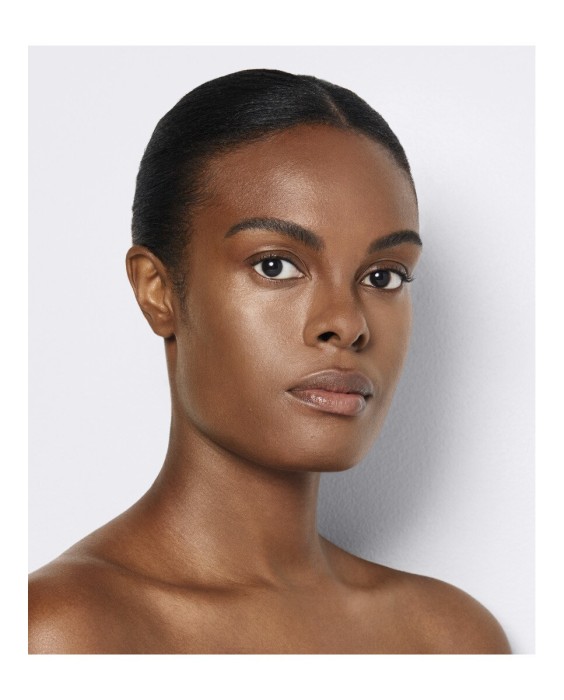 Base de maquillaje Light Reflecting Skin Foundation Nars