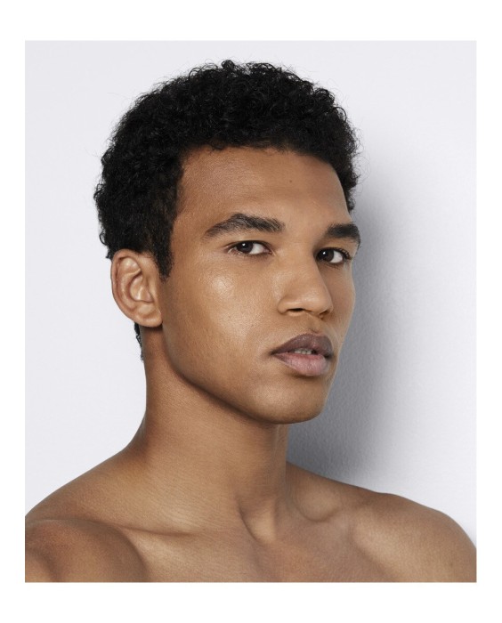 Base de maquillaje Light Reflecting Skin Foundation Nars