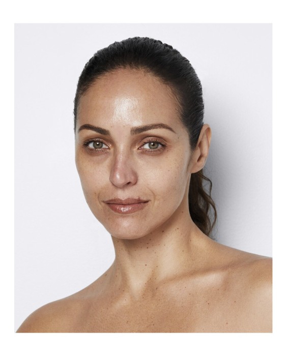 Base de maquillaje Light Reflecting Skin Foundation Nars