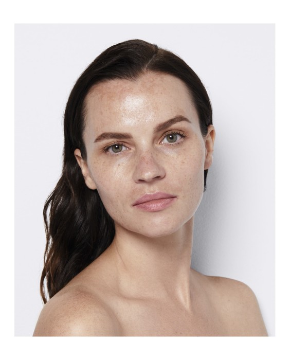 Base de maquillaje Light Reflecting Skin Foundation Nars