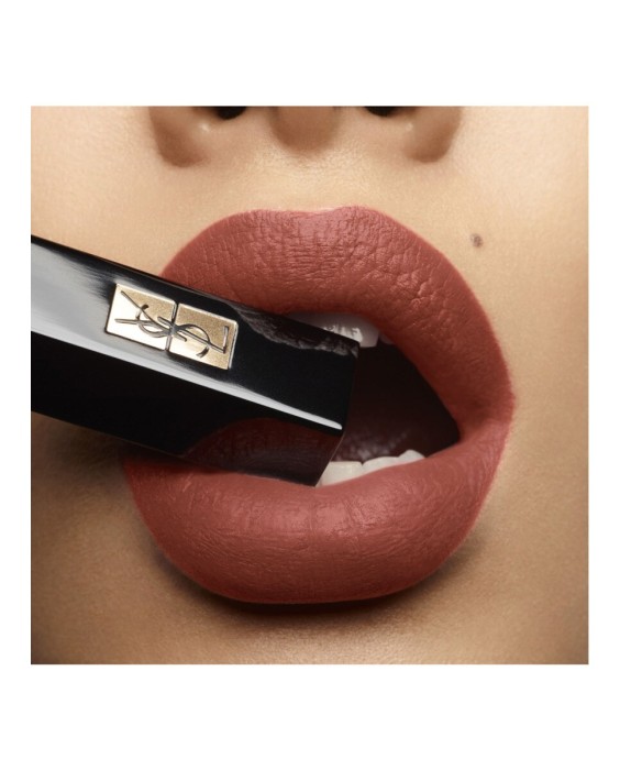 Barra de labios mate Rouge Pur Couture The Slim Velvet Radical Yves Saint Laurent