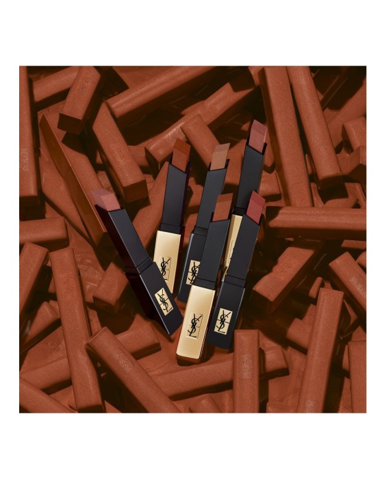 Barra de labios mate Rouge Pur Couture The Slim Velvet Radical Yves Saint Laurent