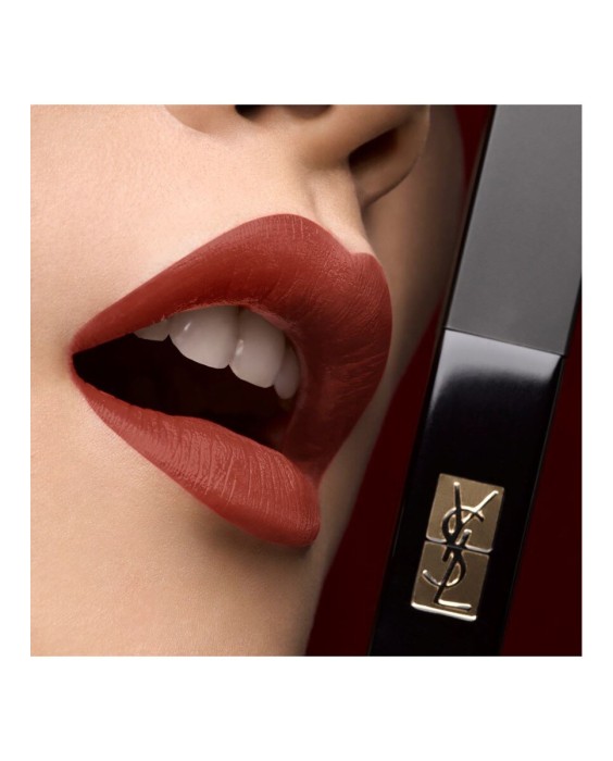 Barra de labios mate Rouge Pur Couture The Slim Velvet Radical Yves Saint Laurent