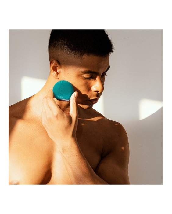 LUNA™ 4 go - Dispositivo de limpieza y reafirmante facial para todo tipo de pieles Evergreen FOREO