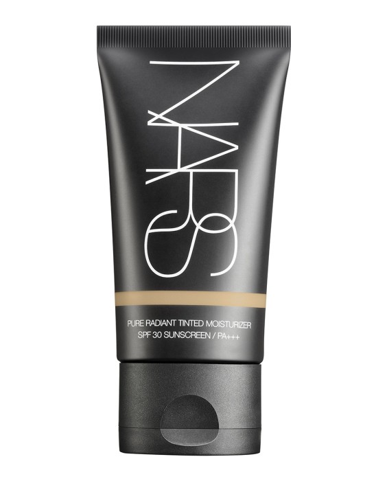 Hidratante con color Pure Radiant Tinted Moisturizer SPF30 Nars