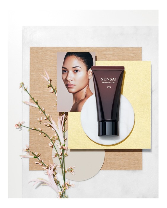 Sensai Bronzing Gel Foundation тональная основа-бронзатор