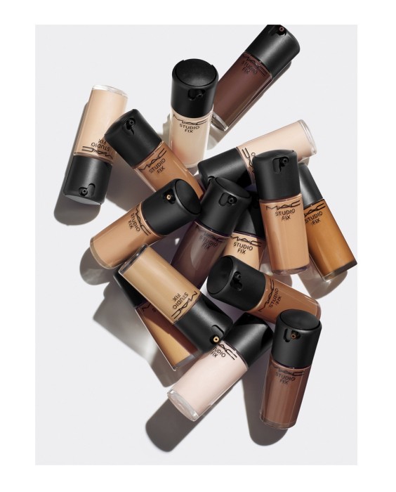 Base de maquillaje mate Studio Fix Fluid SPF15 control de grasa y brillos M.A.C.