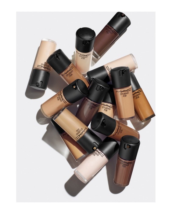 Base de maquillaje mate Studio Fix Fluid SPF15 control de grasa y brillos M.A.C.