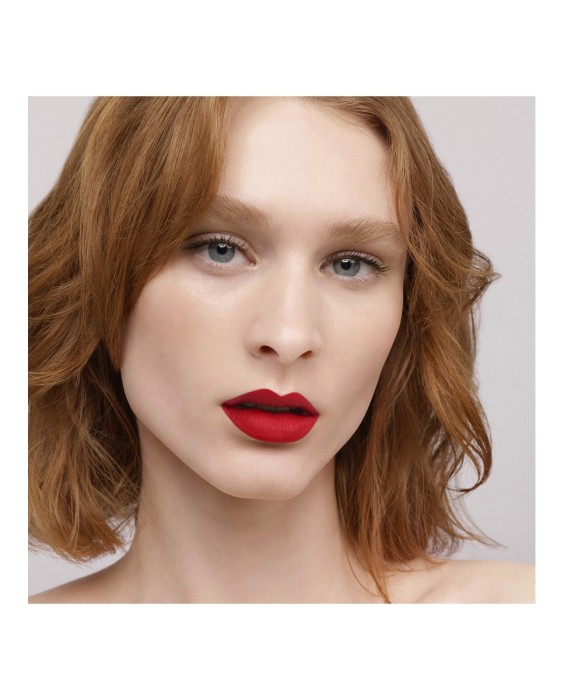 Fabulous Kiss efecto mate ligero Carolina Herrera