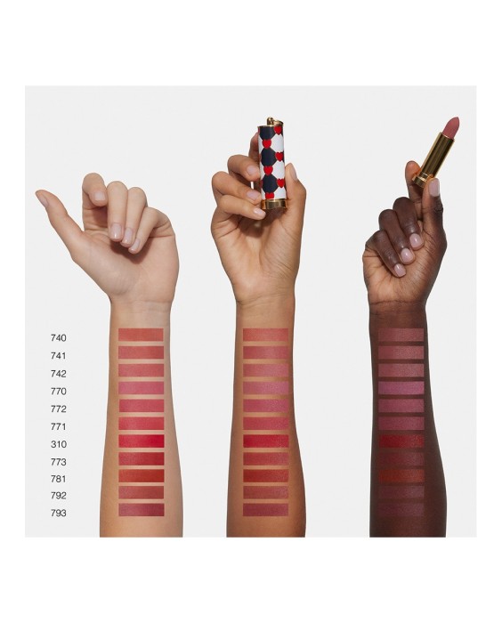 Fabulous Kiss efecto mate ligero Carolina Herrera