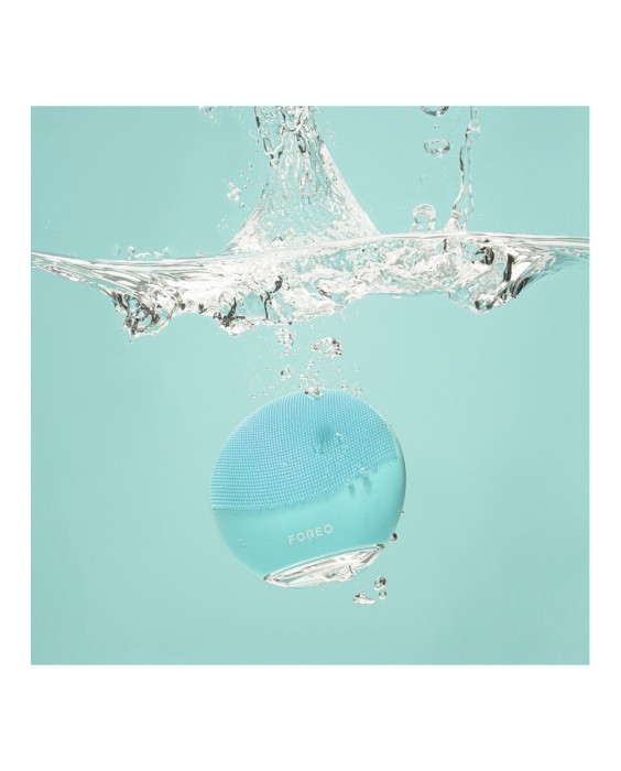 LUNA™ 4 mini - Dispositivo inteligente de limpieza facial con 2 zonas para todo tipo de pieles Artic Blue FOREO