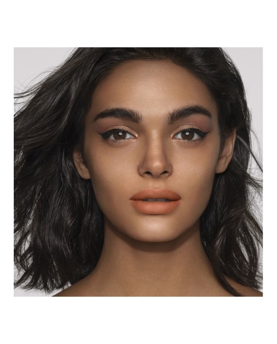 Carolina Herrera Good Girl Жидкая губная помада с бархатным эффектом