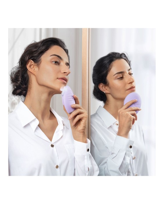 LUNA™ 4 - Dispositivo inteligente de limpieza facial y masaje reafirmante SENSITIVE SKIN FOREO