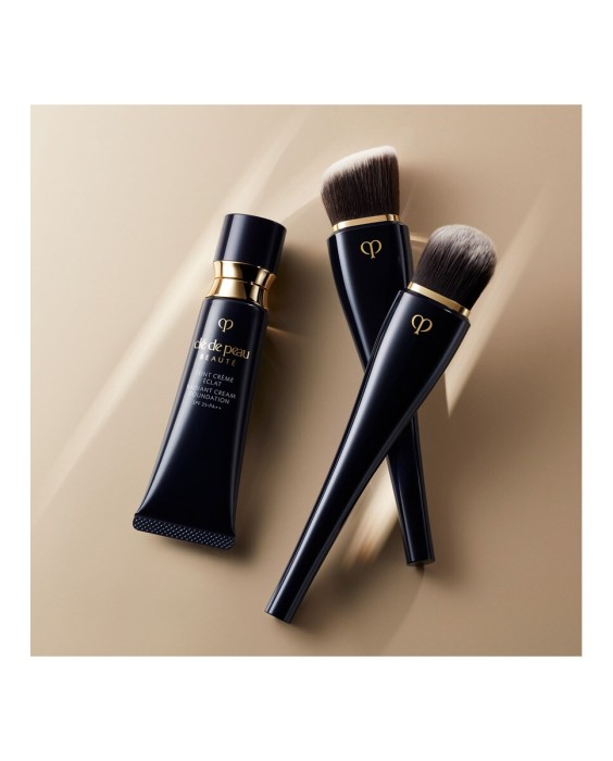 Base de maquillaje Radiant Cream Foundation SPF25.PA++ Clé de Peau Beauté