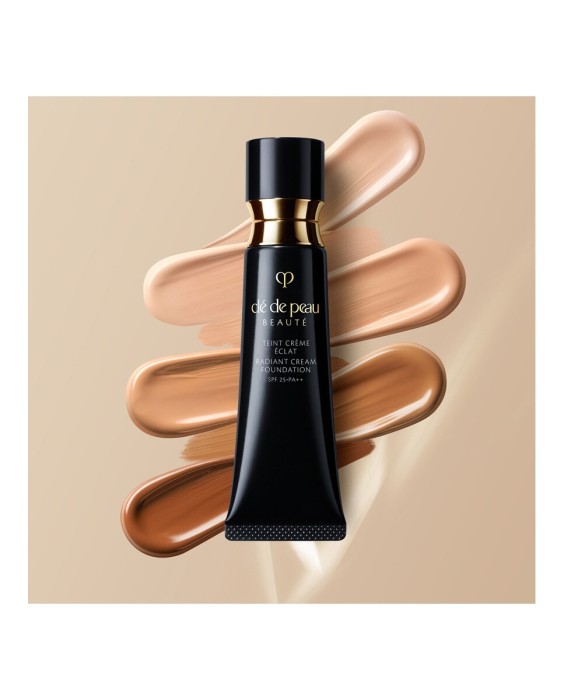 Base de maquillaje Radiant Cream Foundation SPF25.PA++ Clé de Peau Beauté