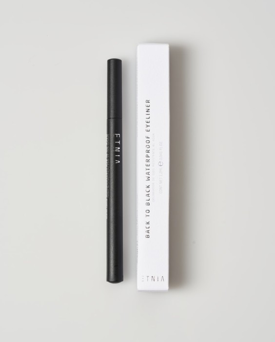 Delineador de ojos waterproof Back to black 1,2 ml Etnia