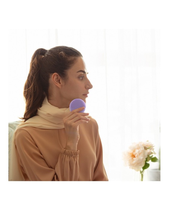 LUNA™ 4 go - Dispositivo de limpieza y reafirmante facial para todo tipo de pieles Lavender FOREO