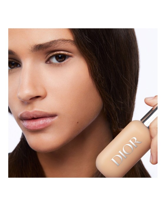 Fondo de maquillaje para rostro y cuerpo