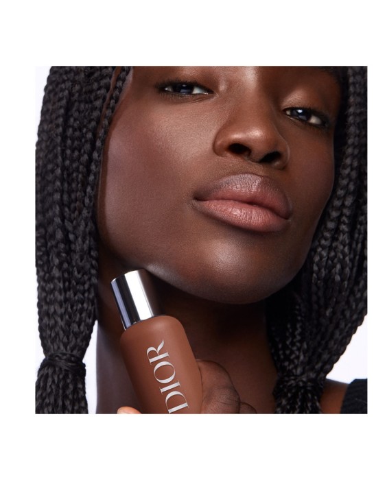 Fondo de maquillaje para rostro y cuerpo