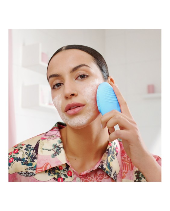 LUNA ™ 3 - Dispositivo de limpieza facial sónico y masajeador antiedad para piel mixta Combination Skin FOREO