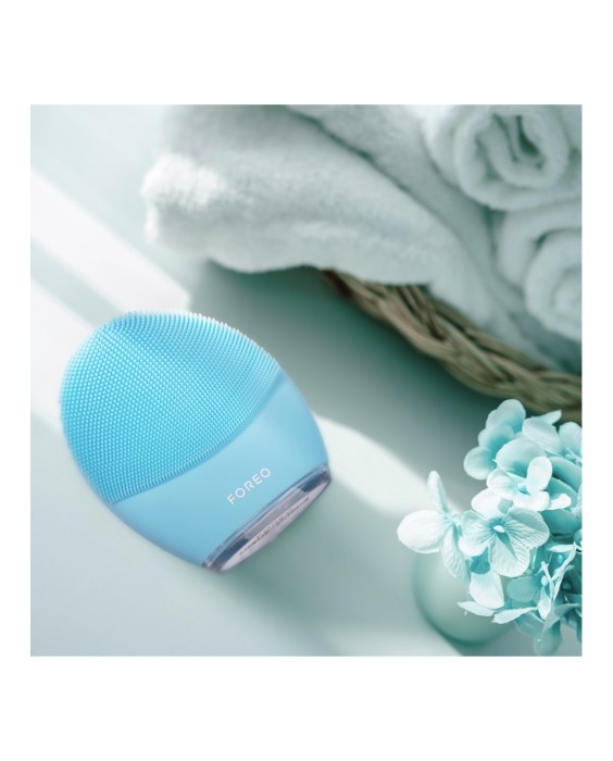 LUNA ™ 3 - Dispositivo de limpieza facial sónico y masajeador antiedad para piel mixta Combination Skin FOREO