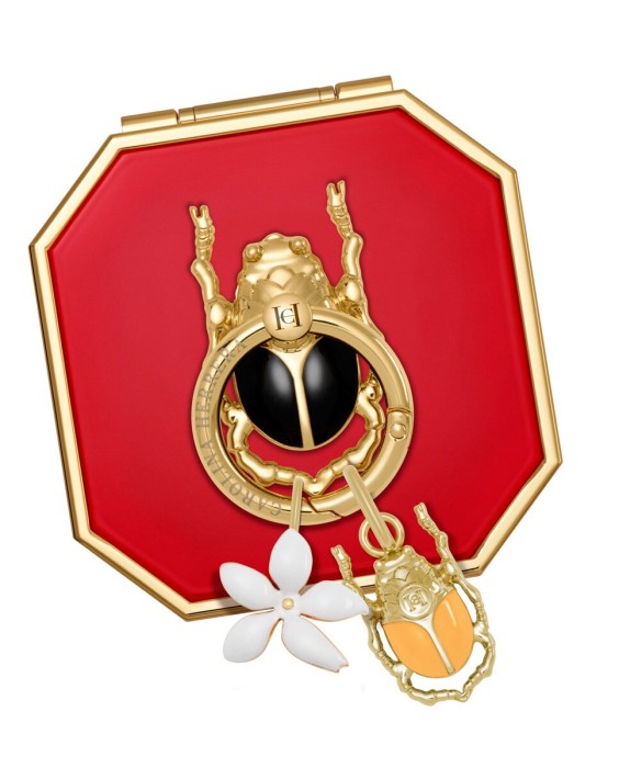 Accesorio Amuleto Escarabajo Carolina Herrera