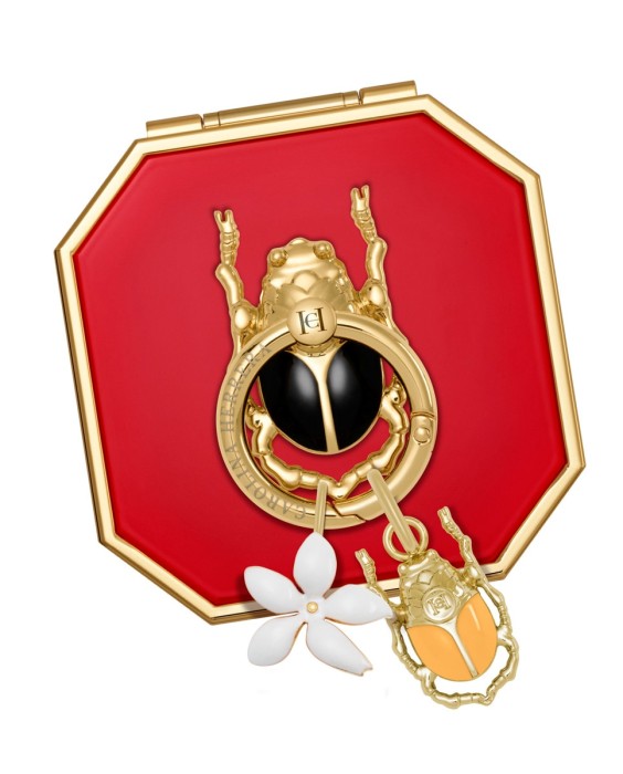 Accesorio Amuleto Escarabajo Carolina Herrera