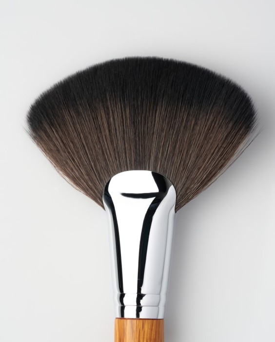 Brocha de maquillaje de abanico Etnia