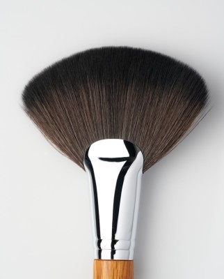 Brocha de maquillaje de abanico Etnia
