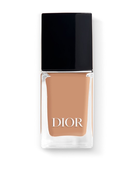 Laca de uñas efecto gel y color couture