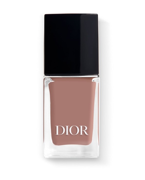 Laca de uñas efecto gel y color couture