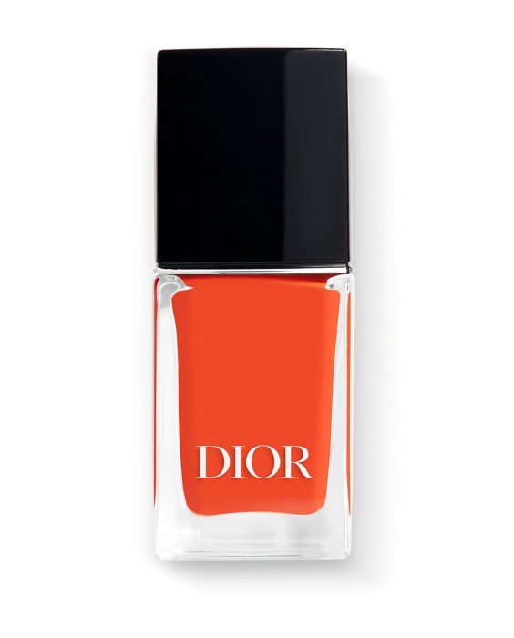 Laca de uñas efecto gel y color couture