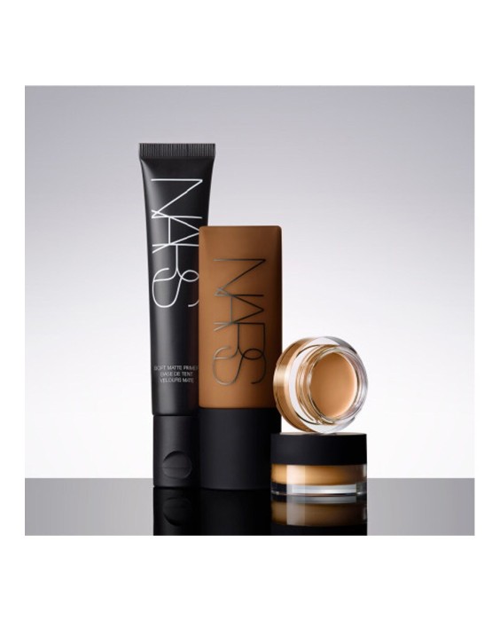 Base de maquillaje Soft Matte Complete Foundation 45 ml Nars